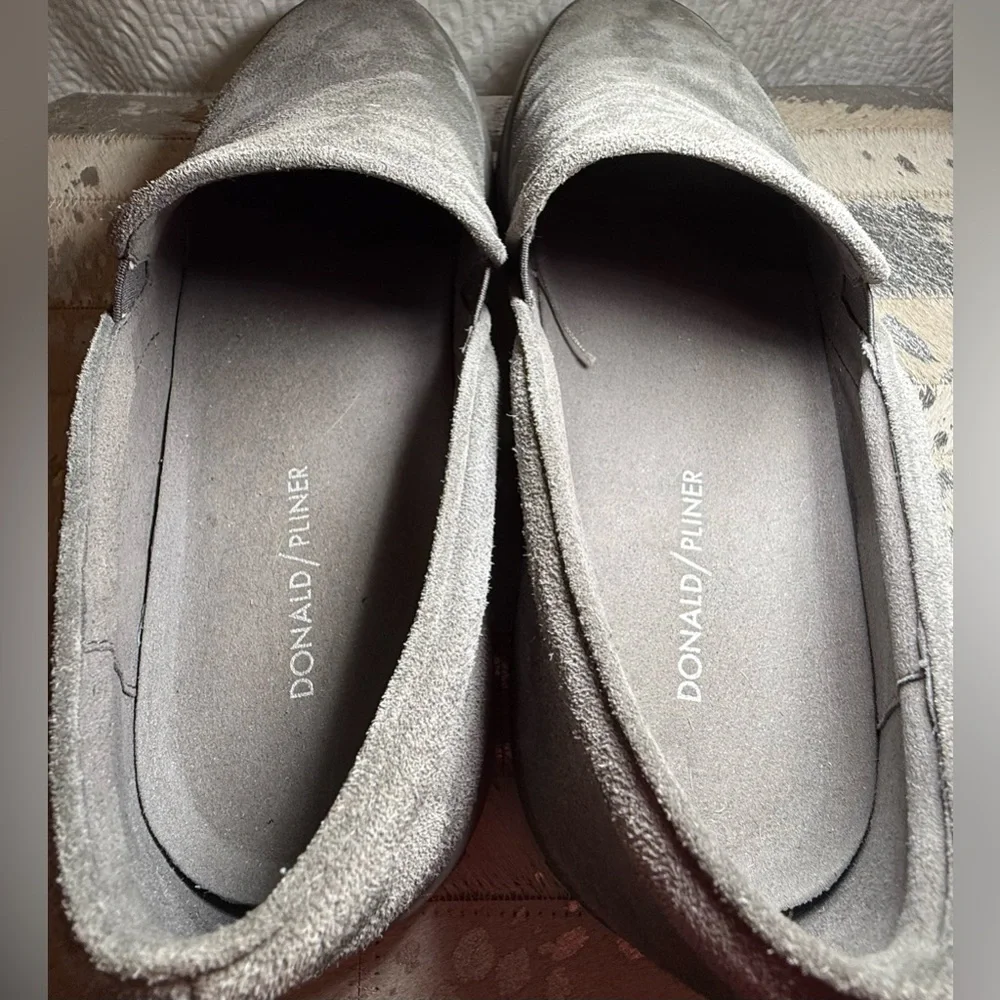 Donald Pliner Men's Gray Suede Slip-On Sneakers Size 10